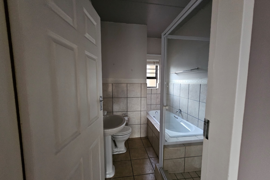 To Let 3 Bedroom Property for Rent in Waterval East North West